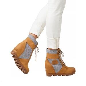 Sorel • LEXIE Wedge Felt Waterproof Ankle Boot in Camel (8)